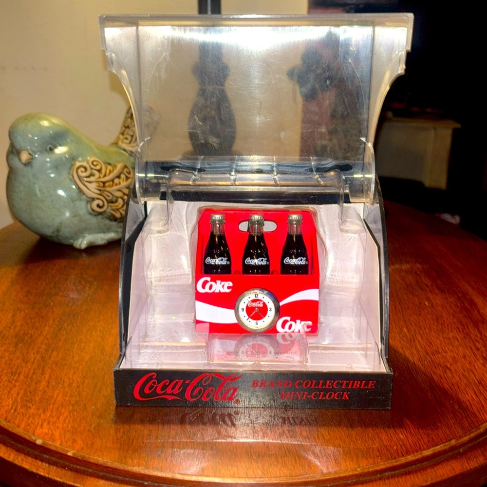 Coca-Cola BRAND COLLECTIBLE MINI-CLOCK